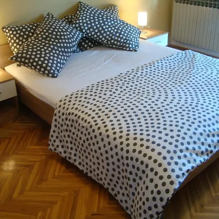 Apartments Peloza Porec Exterior photo